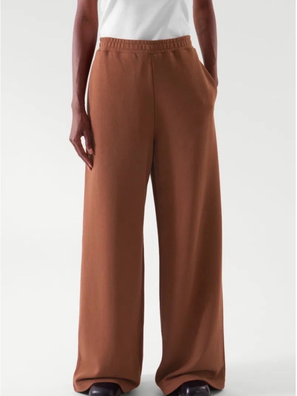 COS Wide-Leg Burnt Orange Jogger Pants